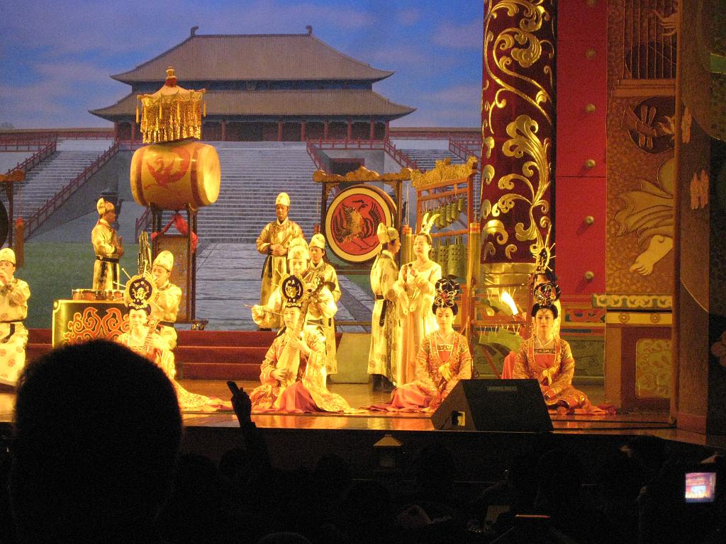 A20071106107.jpg - Xi'an; Tang Dynasty Show.