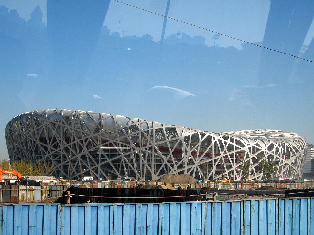 A2007110926.jpg - Beijing. Olympisch stadion in aanbouw.