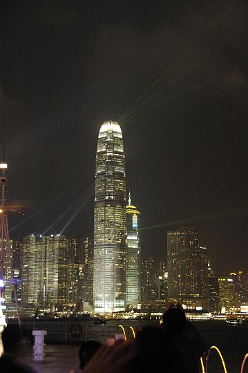 P2007102357.jpg - Dinercruise. Hongkong by night.