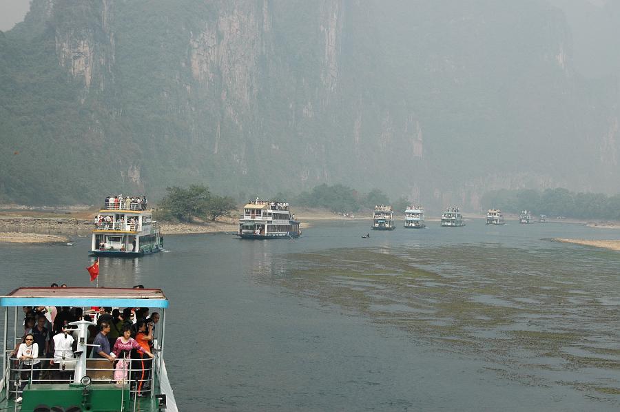 P2007102727.jpg - In ganzemars over de Li rivier van Guilin naar Yangshuo.